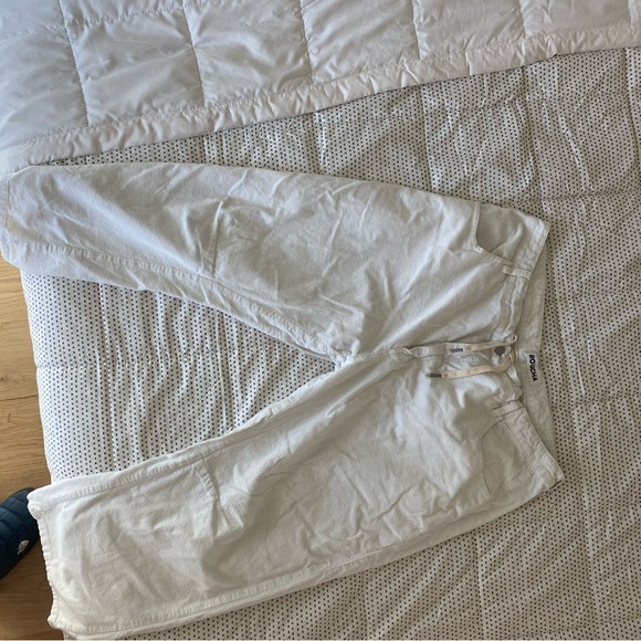 " Diane" Roucha corduroy wide leg drawstring pants

Size D - Picture 2 of 9